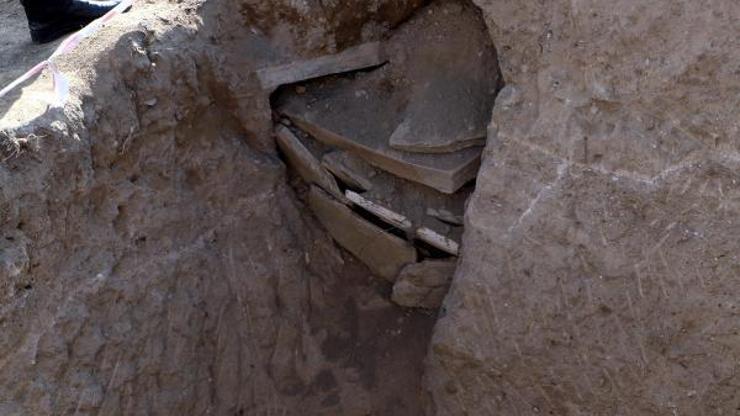 Vanda ilk kez Perslere ait mezar bulundu