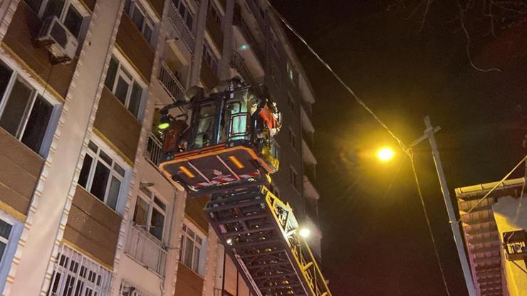 Beyoğlunda yangın: Mahsur kalanlar kurtarıldı