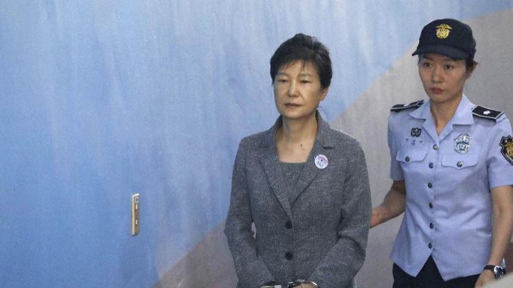 Güney Korenin eski devlet başkanı affedildi