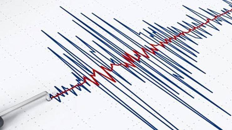 Endonezyada 7,4 büyüklüğünde deprem