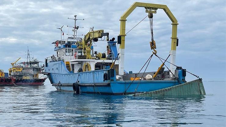 İskenderun Körfezinde denize düşen dinamit yüklü konteyner çıkarıldı