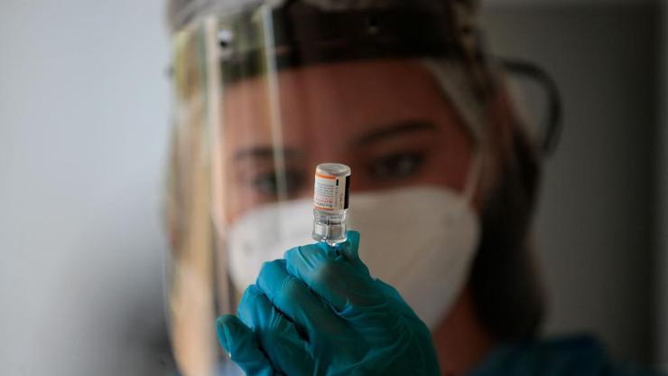 Avrupada ilk kez bir ülke dördüncü doz aşıyı uygulayacak