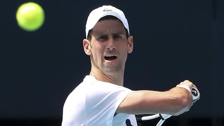 Sırp raket Novak Djokovic, Avustralyada gözaltına alındı