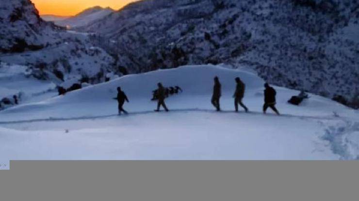 Kayıp keçileri jandarma bularak sahibine teslim etti