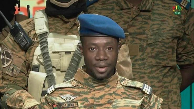 Burkina Fasoda darbe Ordu yönetime el koydu