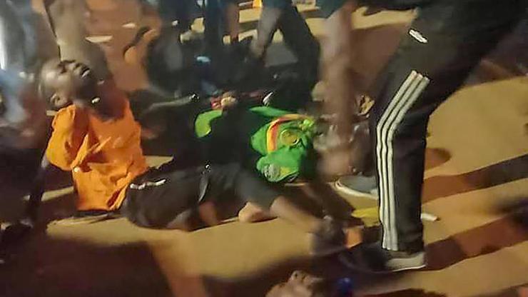 Kamerunda stadyum girişinde izdiham: 8 kişi öldü