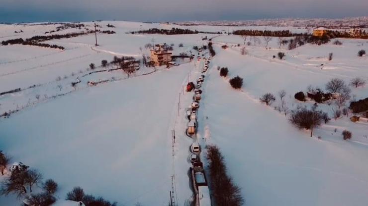 Sazlıbosna Köyü ve kapanan yol havadan görüntülendi