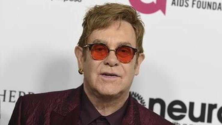 Elton John koronavirüse yakalandı