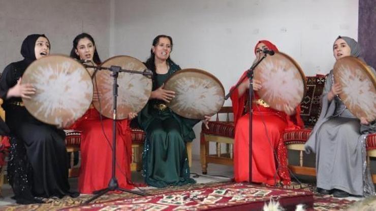 Kadın Çığlığı Erbane Grubundan ağıt ve halaylı konser