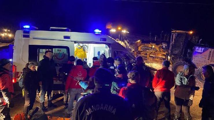 Antalyada kar nedeniyle mahsur kalan 28 kişi kurtarıldı
