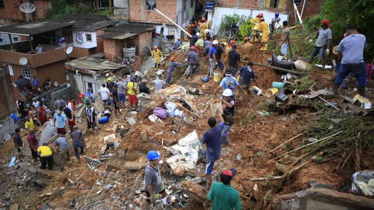 Brezilya’da şiddetli yağış Toprak kayması sonucu 19 kişi öldü