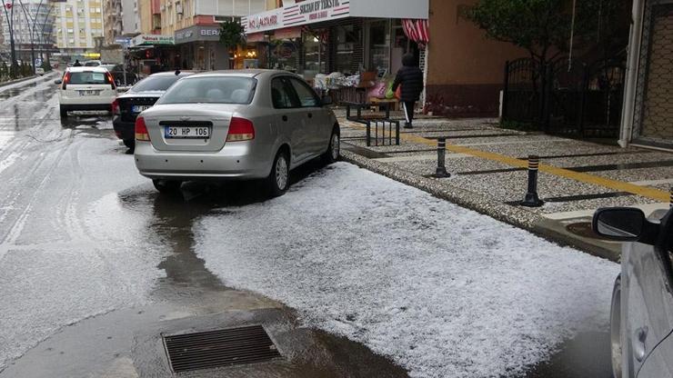 Manavgattaki dolu yağışı zor anlar yaşattı