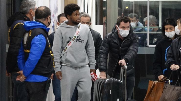 Son dakika... Brezilyalı forvet Luiz Adriano Antalyaya geldi