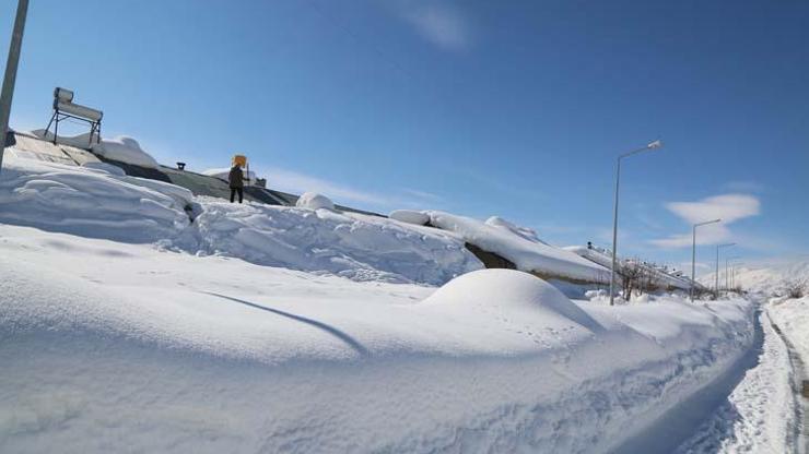 Tunceli’nin Ovacık ilçesi kardan kayboldu