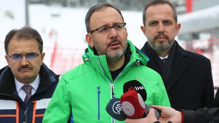 Bakan Kasapoğlu: Daha büyük hedeflere sporcularımızla, millet olarak yürüyeceğiz Bakan Kasapoğlu: Daha büyük hedeflere sporcularımızla, millet olarak yürüyeceğiz