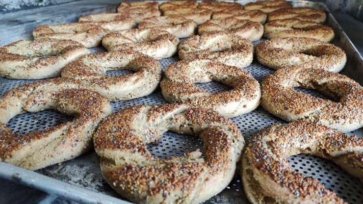 Siyez unundan simit yaptı, taleplere yetişemiyor