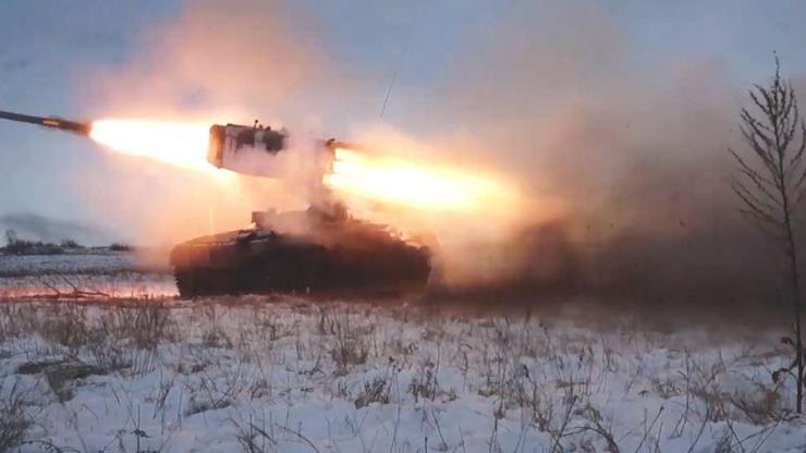 Son dakika: Ukraynanın Donetsk bölgesinde patlama sesleri