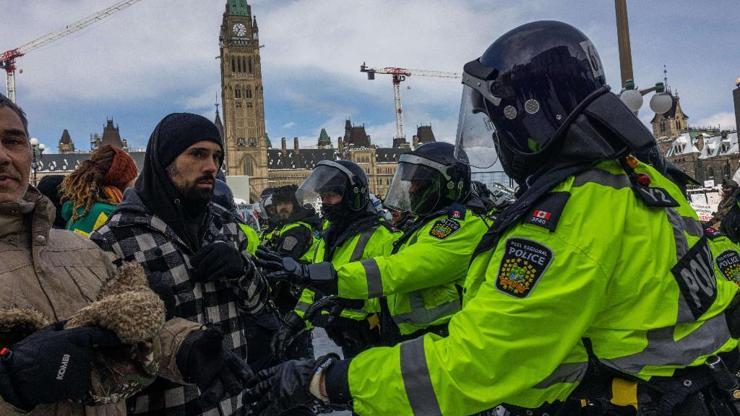 Kanada polisi, parlamento önündeki eylemlerde kontrolü sağladı