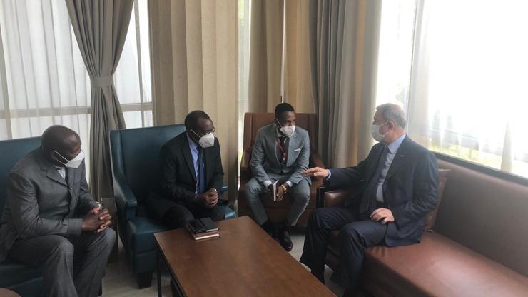 Bakan Akar, Kongo Demokratik Cumhuriyeti Savunma Bakanı Kurhenga ile görüştü