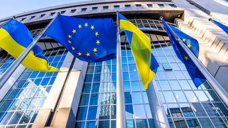 Avrupa Komisyonu, Ukraynalı mülteciler için geçici koruma yönergesi teklif etti