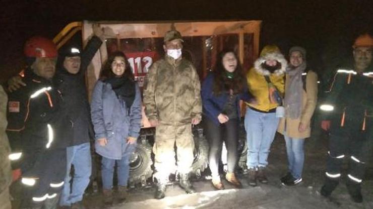 Nemrut Dağında mahsur kalan 8 turist kurtarıldı
