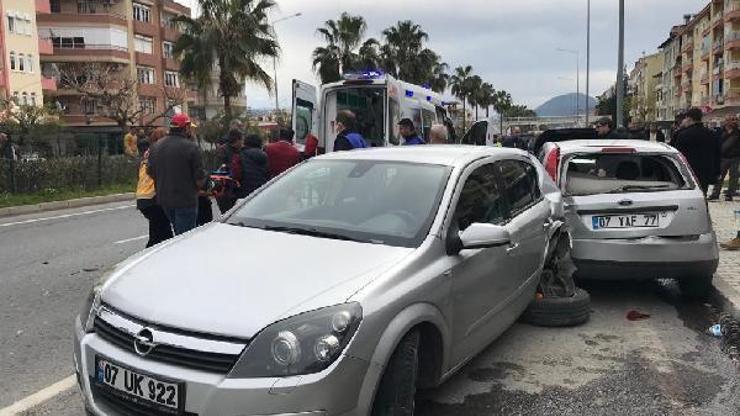 Gazipaşa'da trafik kazası: 1 ölü, 2 yaralı