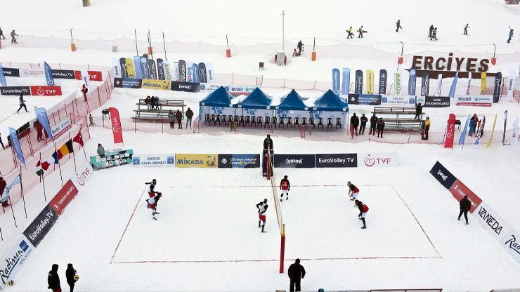 Erciyeste Kar Voleybolu Avrupa Kupası heyecanı başladı