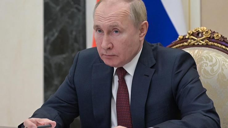 Putine güç pozunu öğreten isim tam 30 yıllık sırrı ifşa etti