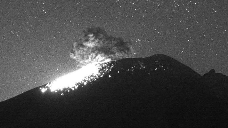 Meksikada yanardağ patlaması: Küller bin 100 metre yüksekliğe kadar ulaştı