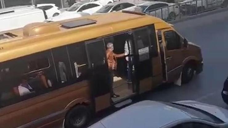 Minibüs şoförü kavga edip araç kovaladı