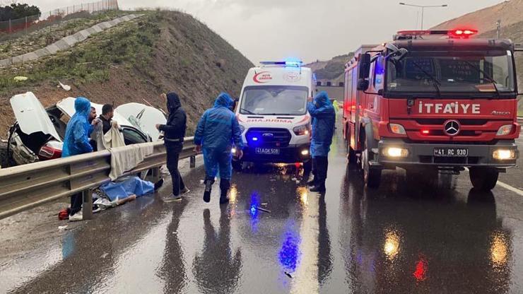 Kuzey Marmara otoyolunda otomobil yoldan çıktı: 3ü ağır, 4 yaralı