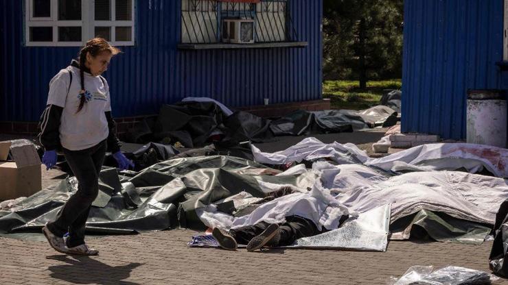 Kramatorsktaki tren istasyonuna saldırıda acı görüntüler