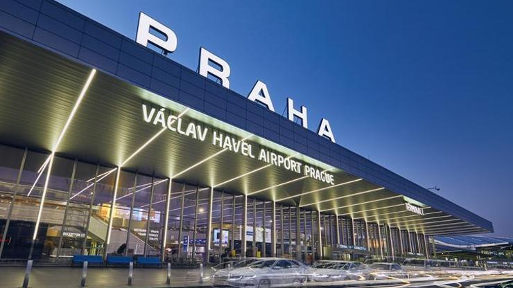 Çekyanın başkentinde havai fişek alarmı: Havalimanında büyük panik