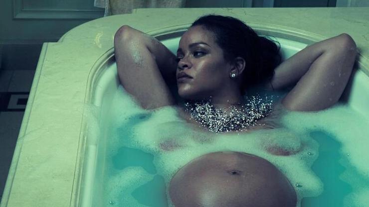 Rihanna’nın cesur hamilelik pozları dikkat çekti