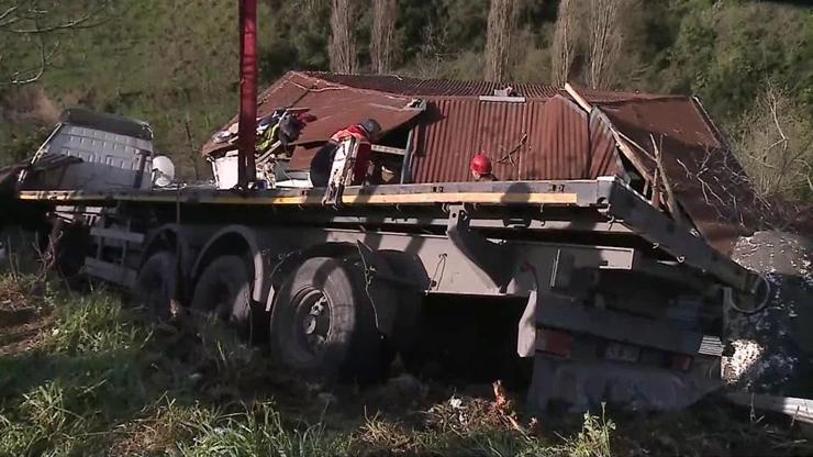 Evlerinden geriye moloz yığını kaldı