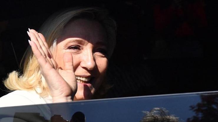 Le Pen hakkında flaş iddia Dolandıcılıkla suçlanıyor