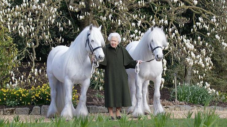 İngiltere Kraliçesi 2. Elizabeth 96 yaşında Kraliçenin doğum günü neden yılda iki kez kutlanıyor