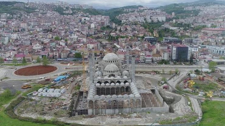 Trabzon için bayram namazı saati 2 Mayıs 2022 Diyanet Trabzon bayram namazı vakti Trabzon Ramazan bayramı namazı kaçta kılınıyor