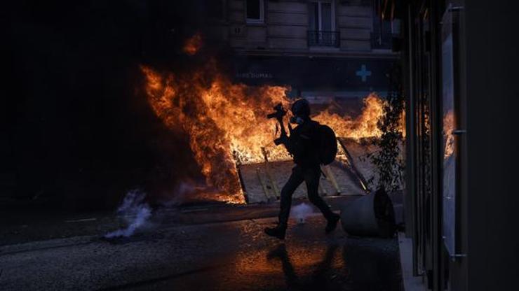 Sokaklar karıştı Pariste olaylı 1 Mayıs