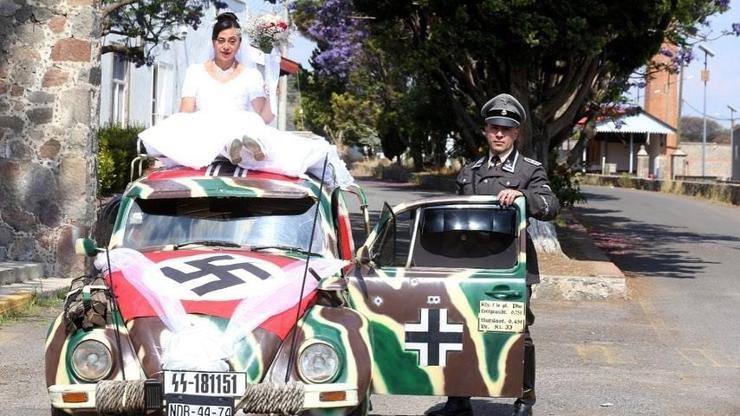 Damat ve davetliler Nazi subayı üniforması giydi Meksikada tepki çeken düğün