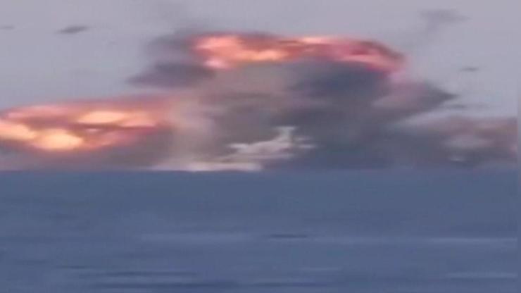 Ukrayna yeni bir Rus savaş gemisini mi vurdu