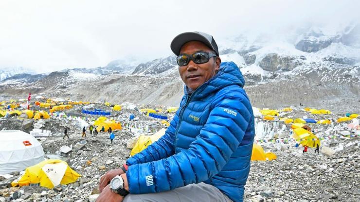 Nepalli şerpa 26’ıncı kez Everestin zirvesinde Kendi rekorunu kırdı
