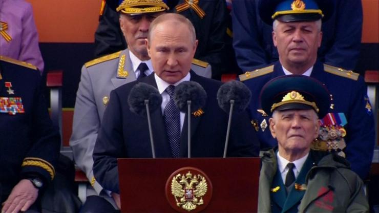 Rusya, Zafer Günü’nü kutluyor: Putin, Moskova’dan dünyaya seslendi