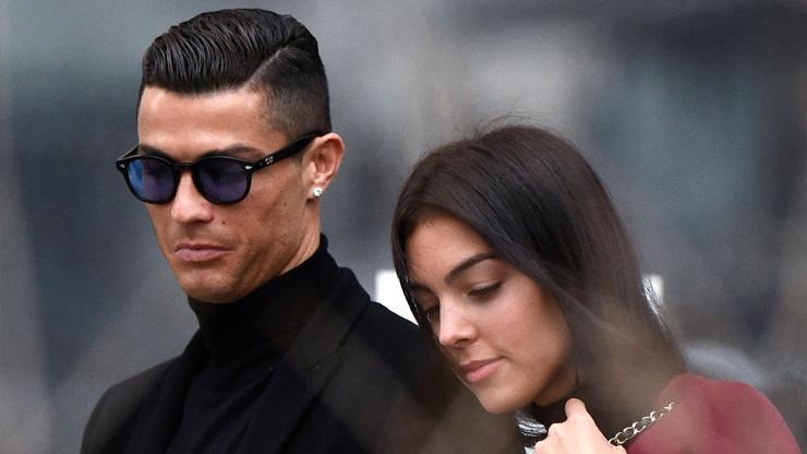 Son dakika... Cristiano Ronaldo ve Georgina Rodriguezin bebeklerinin ismi belli oldu