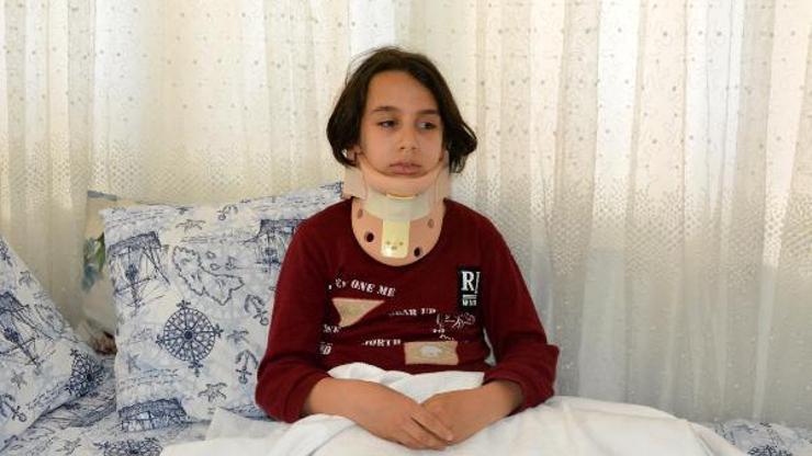 Okulda 4 arkadaşının dövdüğü Ali Emirin boynu kırıldı