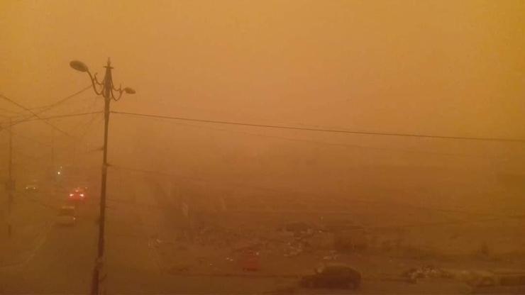 Irakta hava trafiğine kum fırtınası engeli