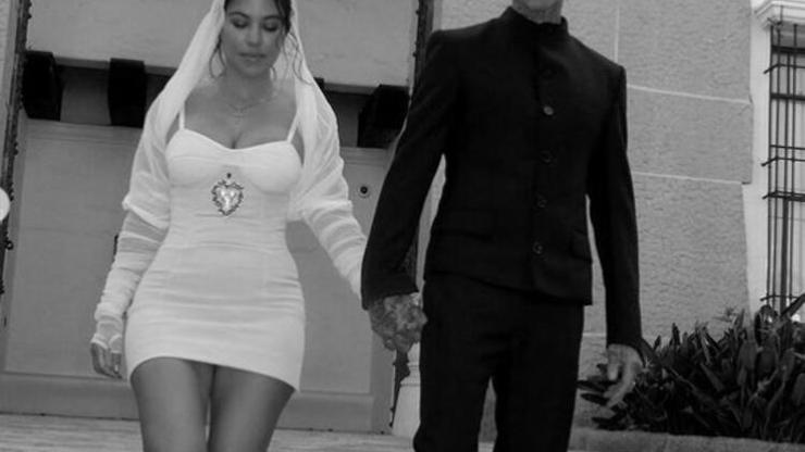 Kourtney Kardashian ve Travis Barker evlendi