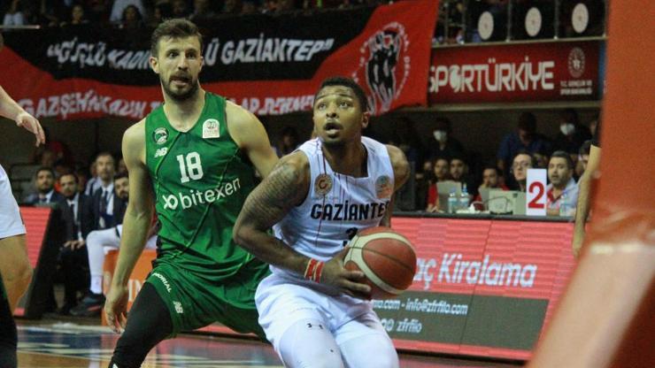 Darüşşafaka Gaziantep Basketi yenerek yarı finale çıktı