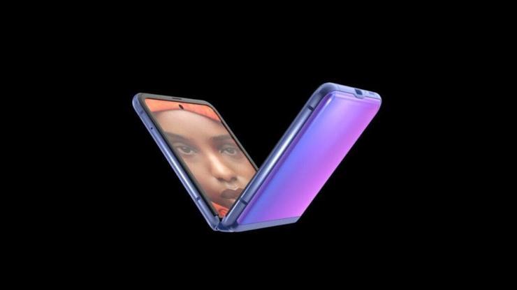 Samsung, Galaxy Z Flip serisinin yeni modeli üzerinde çalışmaya devam ediyor
