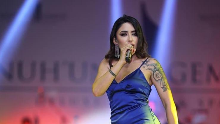 Melek Mosso’dan Alkışlanacak Hareket: Her Zaman Sahnemde Yeriniz Var